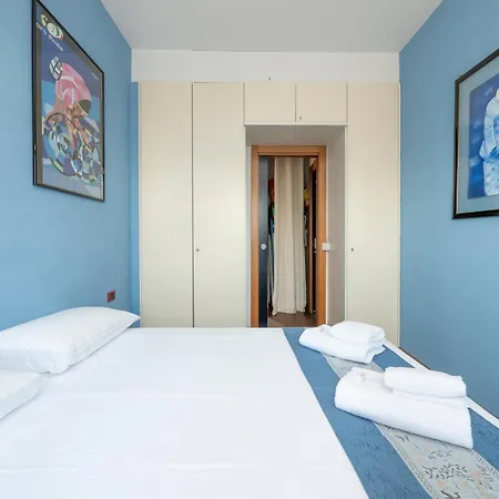Xenia - Two-room With Terrace In Fondazione Prada Apartment